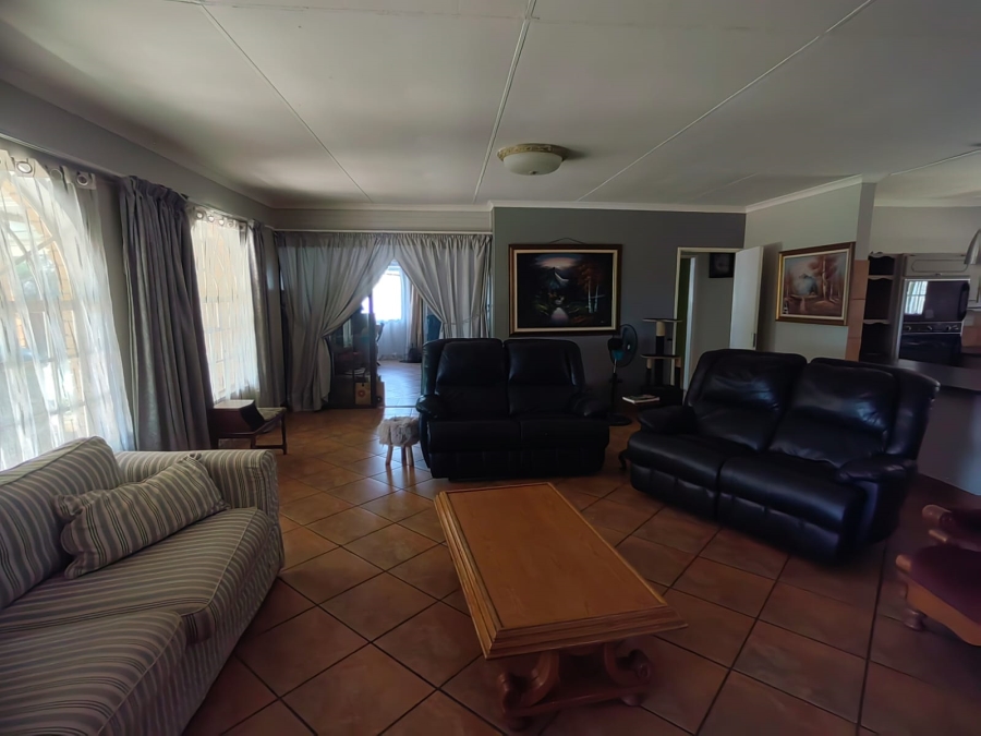 4 Bedroom Property for Sale in Parys Free State